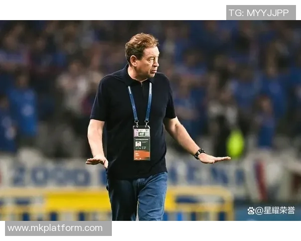 中超激战：那不勒斯逆转莱比锡红牌事件引发全场热议战术分析解析